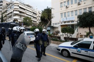 Επίκαιρη ερώτηση Τσίπρα στον πρωθυπουργό: Πρωτοφανής αστυνομική βία εις βάρος των πολιτών