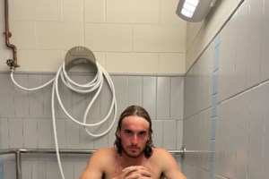 Στέφανος Τσιτσιπάς: Οδυνηρός αποκλεισμός από το Νο 94 της κατάταξης - "Έπαιξα σχεδόν σαν ερασιτέχνης"