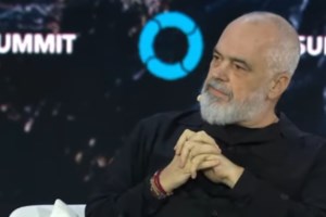 Αλβανία: Σοβαρά επεισόδια σε αντικυβερνητική διαδήλωση στα Τίρανα - "Ράμα φύγε" το σύνθημα που κυριαρχούσε [εικόνες] - εικόνα 2