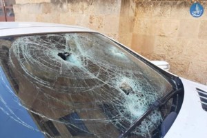 Αίγινα: Ιστιοφόρο με 8 επιβαίνοντες τυλίχθηκε στις φλόγες