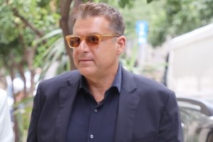 Εκνευρίστηκε με τον Γιώργο Λιάγκα ο Σπύρος Μπιμπίλας: "Θα δώσω 5 λεπτά συνέντευξη και θα φύγω-Να σέβονται όλοι τον χρόνο" - εικόνα 2