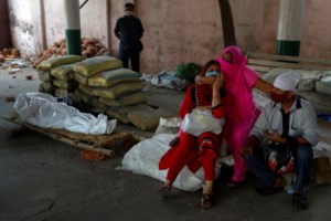 Μόσιαλος: Τι συμβαίνει στην Ινδία - Γιατί το κύμα του κορονοϊού σάρωσε τη χώρα