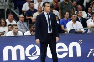 "Το κεφάλι ψηλά" - Το μήνυμα Τσιτσιπά στην Εθνική Ελλάδος μπάσκετ μετά τον αποκλεισμό στο Ευρωμπάσκετ [βίντεο]