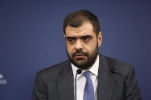 Επιμένει ο Κουτσούμπας για τους sugar daddies και έδειξε αγγελίες στη Βουλή: "Εσείς υπερασπίζεστε τη σαπίλα" - εικόνα 6