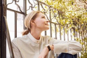 Αλλαγή look για τη Τζένη Μπαλατσινού: Ανανεωμένη με πλατινέ μαλλιά στην νέα της εμφάνιση - εικόνα 8