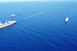 Τι συμβαίνει ανοιχτά της Κάσου με πέντε τουρκικά πολεμικά πλοία - Διπλωματικές προσπάθειες για αποκλιμάκωση