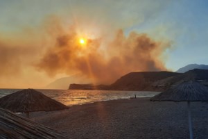 Φωτιά Ρέθυμνο - Κ. Λαγουβάρδος: Οι ριπές του ανέμου ξεπερνούν τα 70 χιλιόμετρα ανά ώρα - εικόνα 3