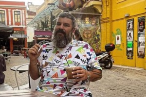 Λάκης Γαβαλάς: Ο Τόλης Σκουλαριώτης έφυγε από την ζωή απογοητευμένος [βίντεο]