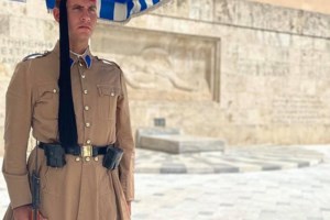 Ανδρέας Χολέβας: Η απίστευτη ιστορία του ομογενούς που ήρθε από τις ΗΠΑ για να υπηρετήσει στους Εύζωνες - εικόνα 2