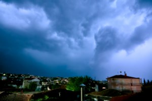 Αρναούτογλου: "Πανευρωπαϊκό καιρικό καρουζέλ φέρνει τα πάνω κάτω" - Πώς επηρεάζει την Ελλάδα