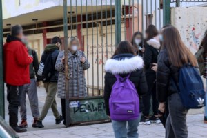 Κορονοϊός - Τζανάκης: 40.000 έως 45.000 τα πραγματικά κρούσματα - Πλασματικός ο αριθμός των τελευταίων ημερών