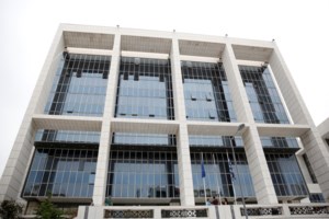 Μεγάλη φωτιά έξω από τον Βόλο - Δύσκολη μάχη με της φλόγες [εικόνες-βίντεο]