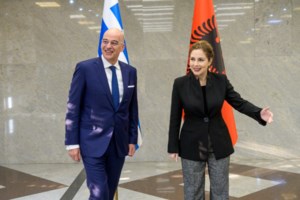 Ακάρ: "Η Ελλάδα έχει γίνει τόσο αλαζονική που αδιαφορεί για τις βασικές αρχές και αξίες του ΝΑΤΟ"