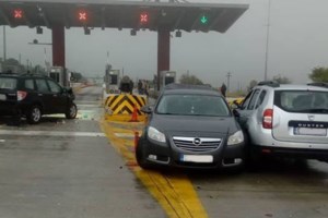 Εγνατία Οδός: 13 οι τραυματίες από την καραμπόλα 30 αυτοκινήτων - Πώς έγινε το ατύχημα [Εικόνες, βίντεο]