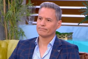 Ο Γρηγόρης Πετράκος βρήκε τι φταίει για την αφρικανική σκόνη: "Εταιρείες που δουλεύουν για το ΝΑΤΟ ψεκάζουν με αεροσκάφη" [βίντεο]