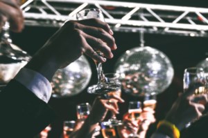 Βγαίνει στις αγορές το Ελληνικό Δημόσιο - Επανέκδοση του υφιστάμενου 5ετούς ομολόγου