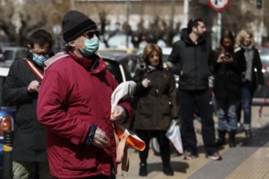 Πρόεδρος ΕΟΔΥ: Η μετάλλαξη Όμικρον μπορεί να είναι η "αρχή του τέλους" - Μην πανικοβαλλόμαστε με τα κρούσματα