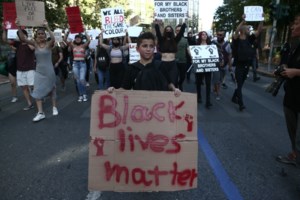 Νέο βίντεο σοκ με αστυνομική βία στις ΗΠΑ: Του έβαλαν σακούλα στο κεφάλι κατά τη σύλληψη - Πέθανε από ασφυξία