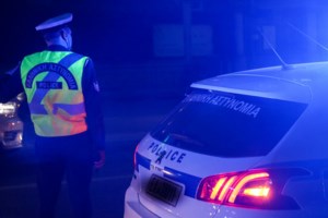 Βίντεο ντοκουμέντο απο τη ληστεία σε βενζινάδικο στο Πέραμα - Έβγαλαν μαχαίρι στον υπάλληλο [βίντεο]