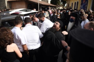 Συγκλονίζει ο πατέρας της 14χρονης που πέθανε μετά από επέμβαση γαστρικού δακτύλιου: "Τη βλέπω να μού λέει ''άδικο''"