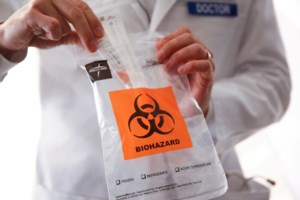 RSV: Ποιος είναι ο αναπνευστικός ιός που απειλεί παιδιά και ηλικιωμένους ταυτόχρονα