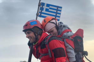 "Κάθε φορά που χτυπάει η σειρήνα, σφίγγει το μέσα μου" - Συγκλονιστικές εξομολογήσεις της ομάδας της ΕΜΑΚ στον Όλυμπο [εικόνες]