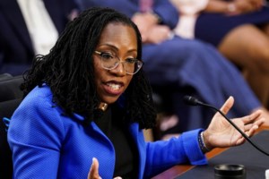 Το mail που "καίει" τον Μπάιντεν: Σκεφτόταν να διορίσει ομοσπονδιακό δικαστή κατά των αμβλώσεων