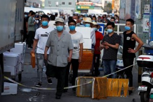 Καθηγητής Παρασκευής: Μας ανησυχούν τα "ορφανά" κρούσματα, είμαστε επιφυλακτικοί για το πώς θα εξελιχθεί η κατάσταση