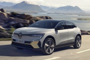 Χάμιλτον και Φερστάπεν συγκρούστηκαν μεταξύ τους και εγκατέλειψαν, στον φημισμένο αγώνα της Μόντσα [βίντεο] - εικόνα 2