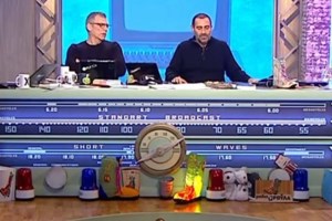 Στάθης Παναγιωτόπουλος: Kυκλοφορούσε με μπλουζάκι του διαβόητου παιδεραστή κανίβαλου Albert Fish [εικόνα]