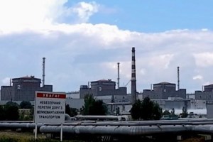 Εικόνες σοκ από τον πυρηνικό σταθμό της Ζαπορίζια: Τρύπες στην οροφή από βόμβες - Η Μόσχα κατηγορεί το Κίεβο - εικόνα 5