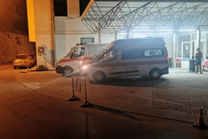 Πάτρα: Νεαρός οδηγός έπαθε κρίση και έπεσε επάνω στα κιγκλιδώματα της εθνικής οδού - εικόνα 2