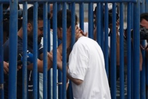 Πύλος - Ανατριχιαστική μαρτυρία: Χάθηκαν στο αμπάρι η γυναίκα και τα παιδιά μου, περίμενα στο νερό να με σώσουν