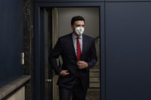 "Καταδρομική" επιχείρηση του Ρουβίκωνα στο σπίτι του Βακάκη των Jumbo