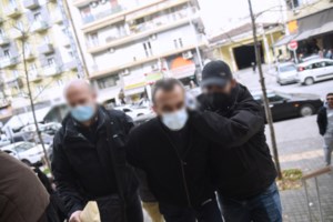 Προφυλακίστηκε ο 49χρονος γυναικοκτόνος της Πολίχνης - Αμετανόητος στον ανακριτή [βίντεο]