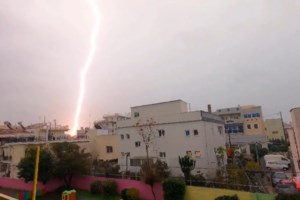 Βροχές και καταιγίδες στην Αττική – Πώς θα κινηθεί η κακοκαιρία σήμερα [χάρτης] - εικόνα 2