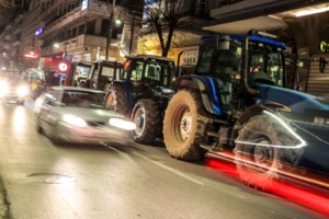 Συναγερμός στο Μαξίμου για τα αγροτικά μπλόκα: Τους πάνε "με το γάντι", ψάχνουν να δώσουν έξτρα χρήματα