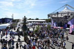 Παραολυμπιακοί Αγώνες 2024: "Παράδοξο" - Χορευτές με αναπηρία και μια γεύση από Emily in Paris στην τελετή έναρξης - εικόνα 3