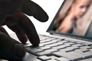 Ο YouTuber Αλέξανδρος Κοψιάλης εξηγεί πώς έγινε η σύλληψη του παιδόφιλου στον Πειραιά - εικόνα 2