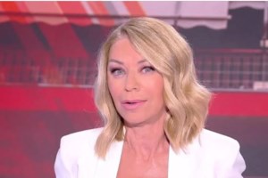 Ο σκηνοθέτης Νίκος Σούλης αποκάλυψε πώς γνώρισε τον Κασσελάκη - "Ήρθε και με πήρε στις 4:30 για γύρισμα στο Σούνιο"