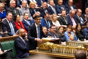 Ακσάτα Μούρτι: Ποια είναι η Ινδή σύζυγος του Ρίσι Σούνακ - Σχεδιάστρια, χρυσή κληρονόμος, πλουσιότερη από τη βασιλική οικογένεια - εικόνα 2
