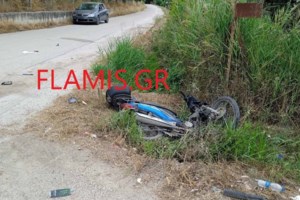 Απίστευτο τροχαίο στην Αρτέμιδα: Αμάξι καρφώθηκε όρθιο σε είσοδο καταστήματος [εικόνες] - εικόνα 2