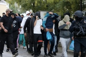 Πολυτεχνείο: Έφοδος της ΕΛΑΣ σε αποθήκη εργαστηρίου - Βρέθηκε οπλοστάσιο με μολότοφ και σιδερολοστούς [Εικόνες - Βίντεο] - εικόνα 5