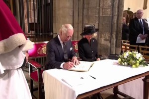 Βασίλισσα Ελισάβετ: Δάκρυσε ο Μπέκαμ στο λαϊκό προσκύνημα - Στην ουρά για πάνω από 12 ώρες [Εικόνες - Βίντεο] - εικόνα 4