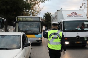 Κορονοϊός: Στο "κόκκινο" πάλι η Αττική μετά τις γιορτές - Μεγάλη διασπορά δείχνουν κρούσματα και λύματα