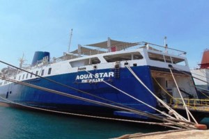 AQUA STAR: Στο λιμάνι του Λαυρίου κατέπλευσε το πλοίο μετά από μηχανική βλάβη
