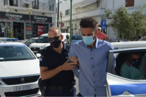 Εγκλημα στη Φολέγανδρο: Ξεσπά η μάνα της Γαρυφαλλιάς - "Σκότωσε το παιδί μου δύο φορές - Καμία συγχώρεση" - εικόνα 2