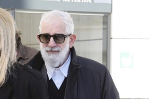 Πέτρος Φιλιππίδης: Τι έκανε τον ηθοποιό να αποχωρήσει από το δικαστήριο - "Πέρασαν από τα μάτια μου οι 11 μήνες της φυλακής"