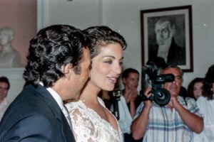 Άντζελα Γκερέκου: Ποζάρει στα χιόνια χωρίς ίχνος μακιγιάζ - Πανέμορφη και... χιονισμένη - εικόνα 6