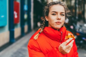Φτώχεια, ανεργία και έλλειψη μόρφωσης αυξάνουν την πιθανότητα ψυχικής διαταραχής - εικόνα 2